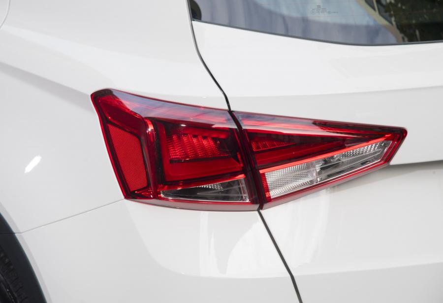 Детали экстерьера Seat Arona 2017 года  (UK) (фото 3 из 40)
